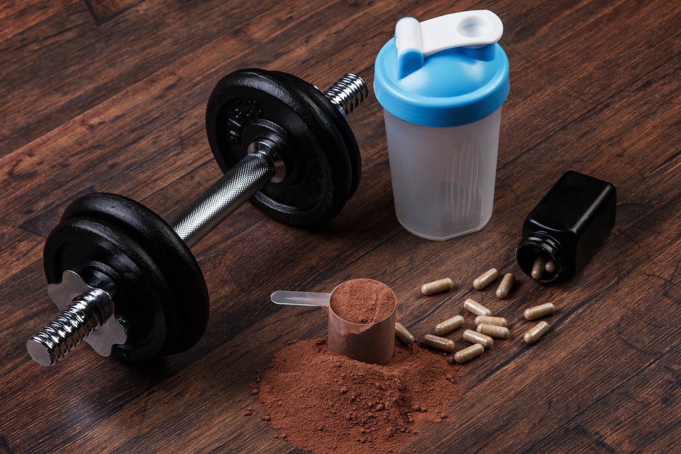 Dumbells and food supplements